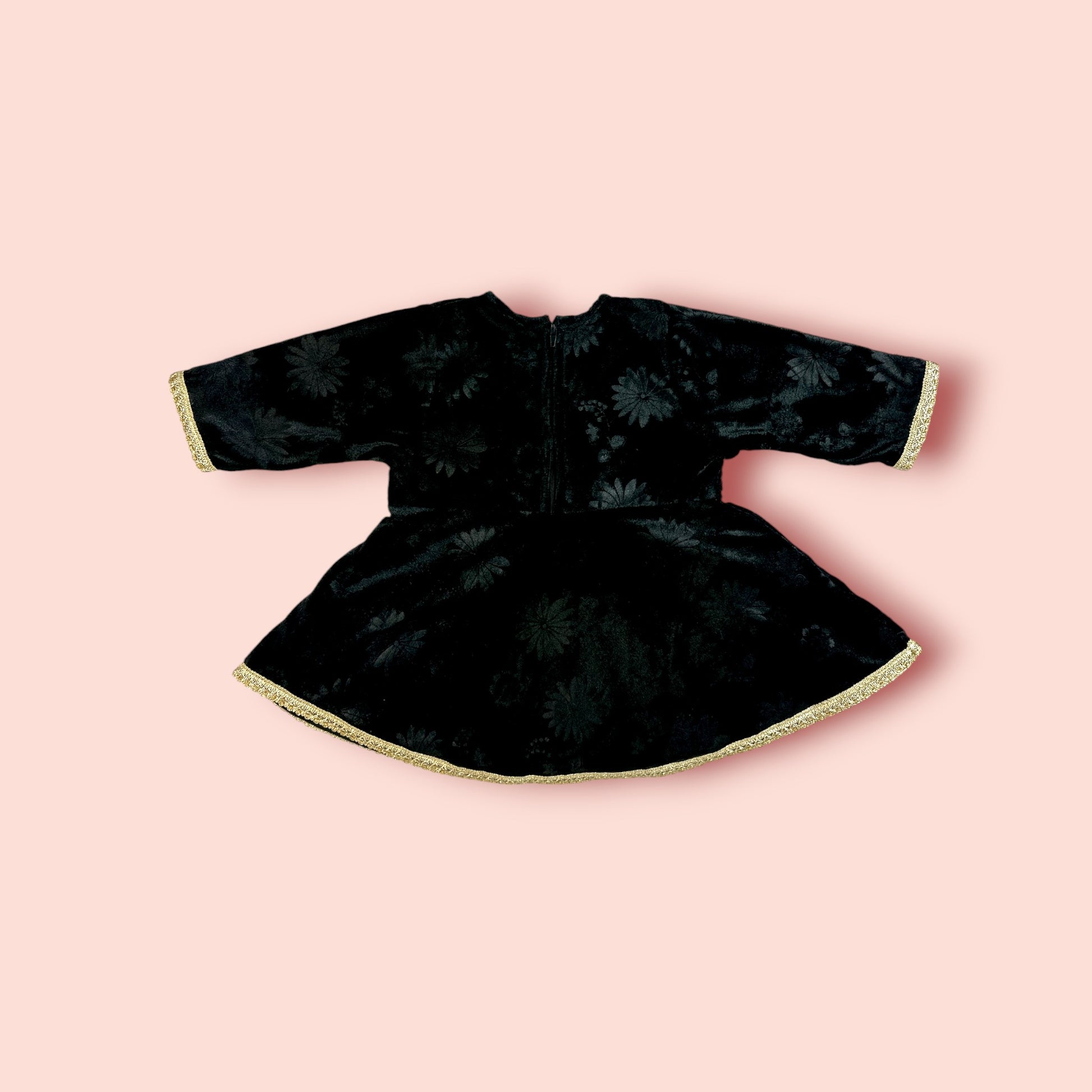 full view of Sharara Splendor 2 PC Set