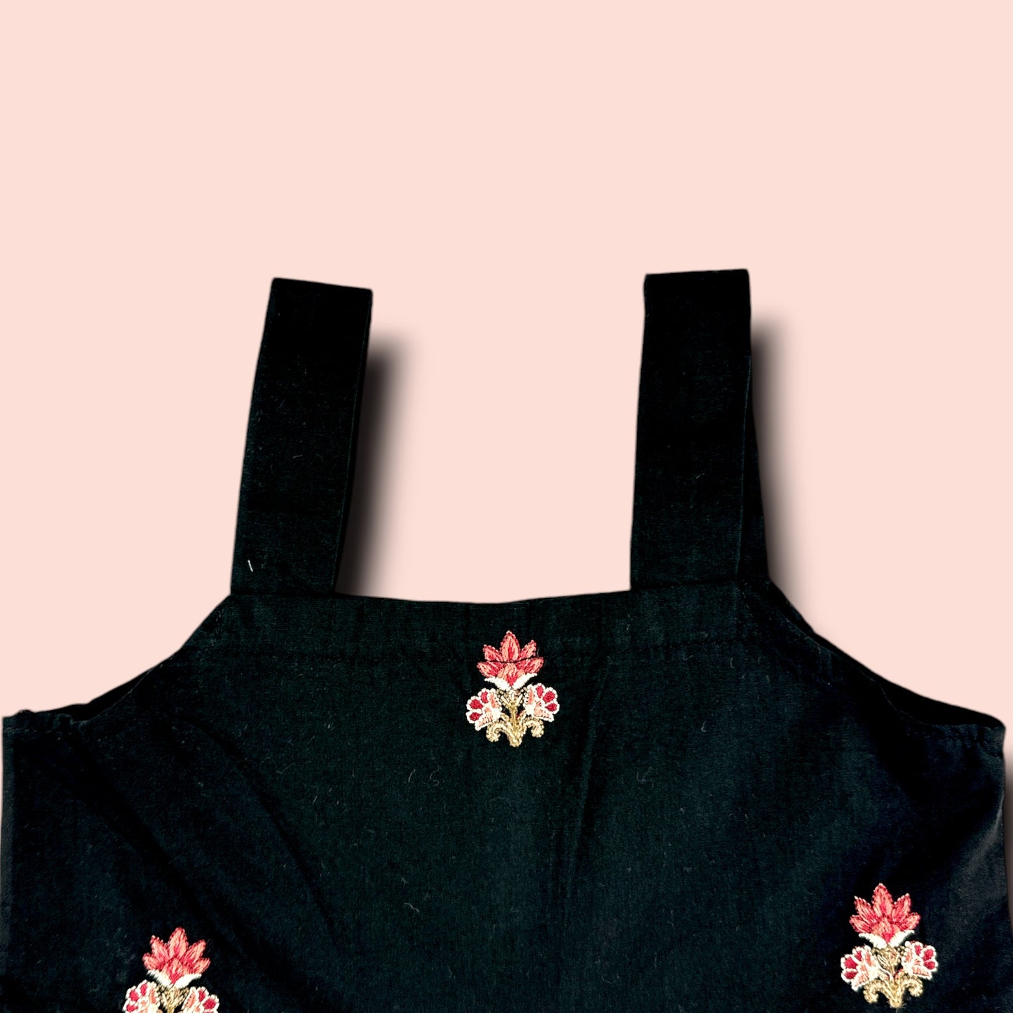 neck view of Lawn Decent Embroidered Sleeveless Frock