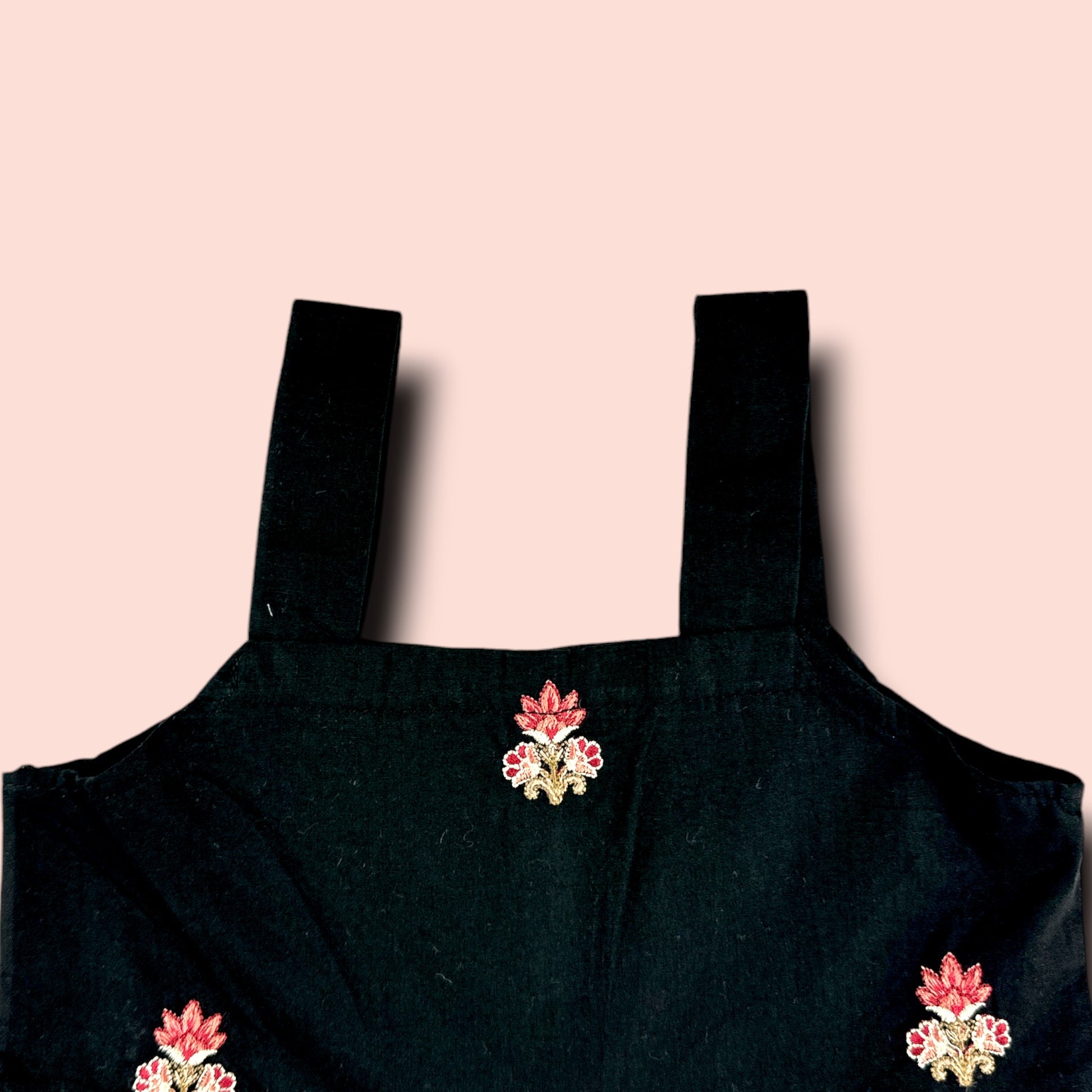 neck view of Lawn Decent Embroidered Sleeveless Frock