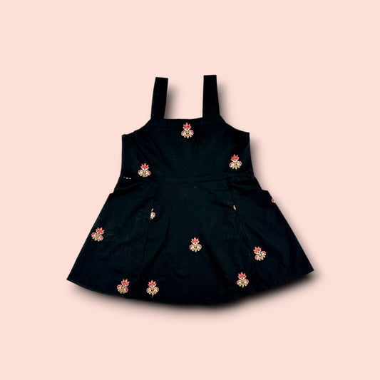 Lawn Decent Embroidered Sleeveless Frock