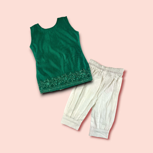 SleeveLess Soft Embroidered 2 PC Set