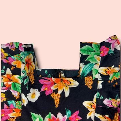 neck view of Short sleeve printed Lawn-frock
